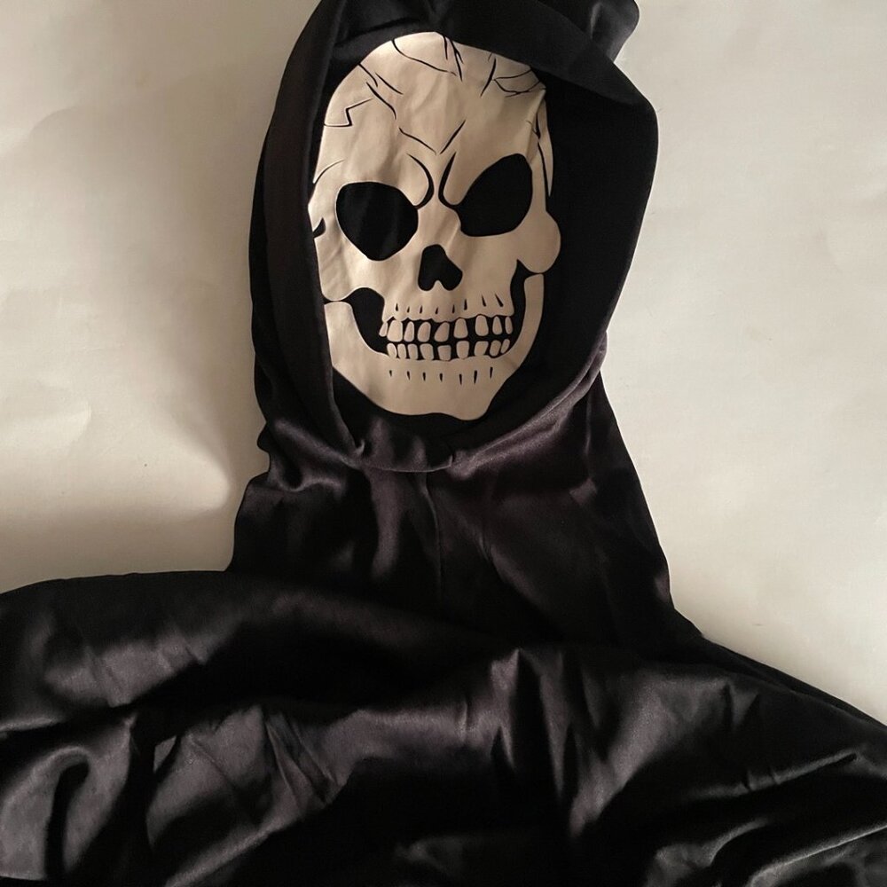 Grim Reaper Costume – Black & White Skeleton Design